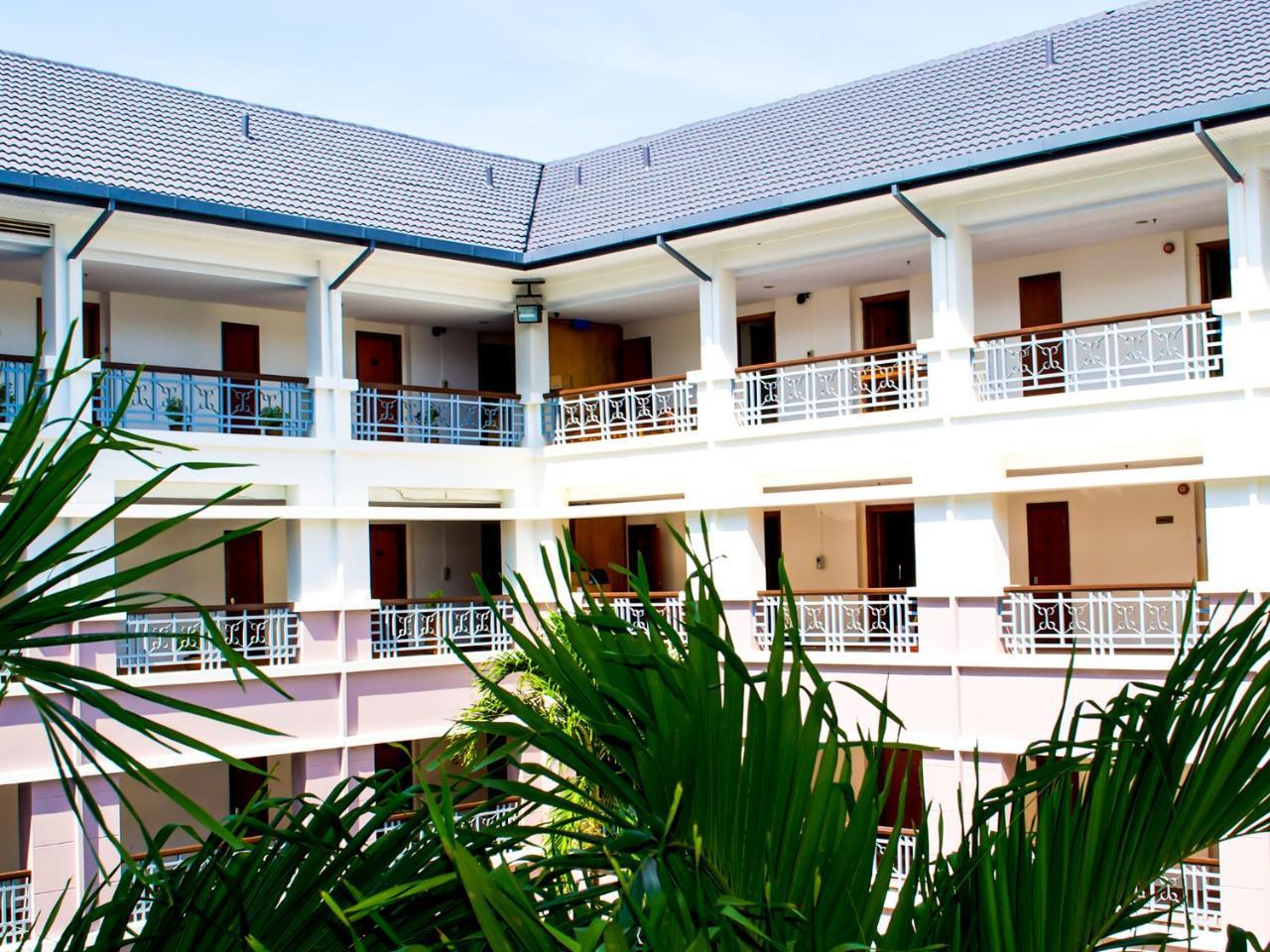 Starlodge Kampong Jerudong Esterno foto